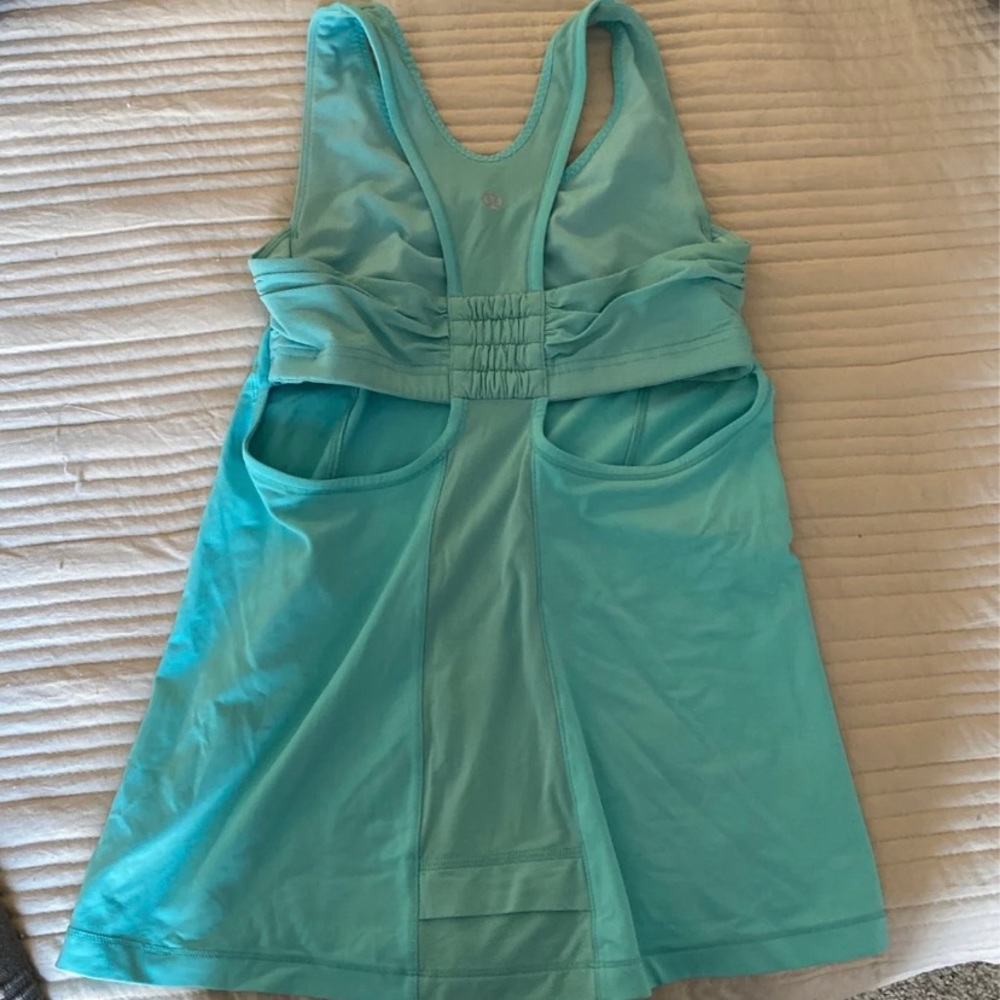 Lululemon workout tank